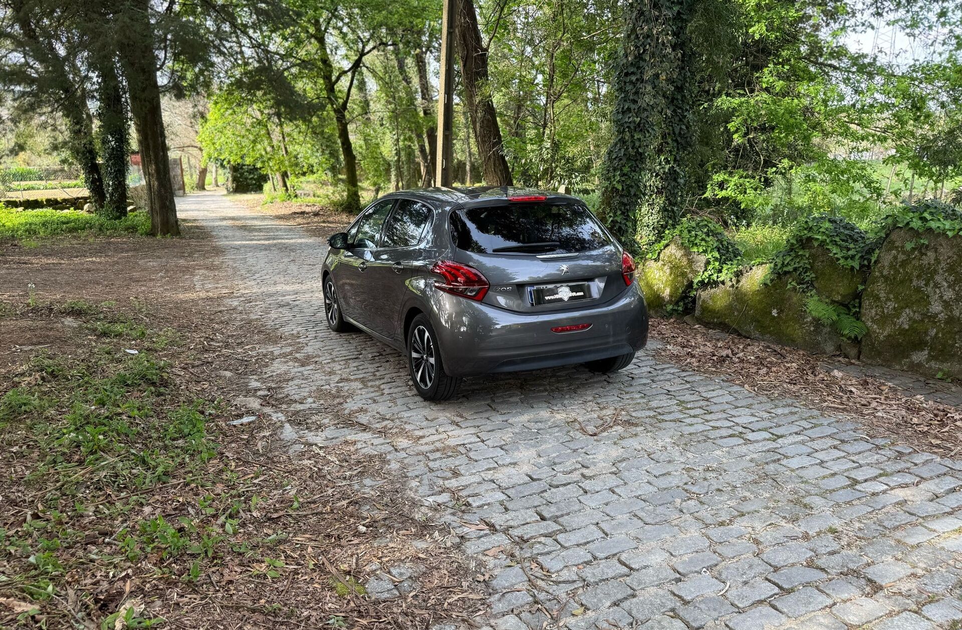 PEUGEOT 208 1.2 PureTech Allure