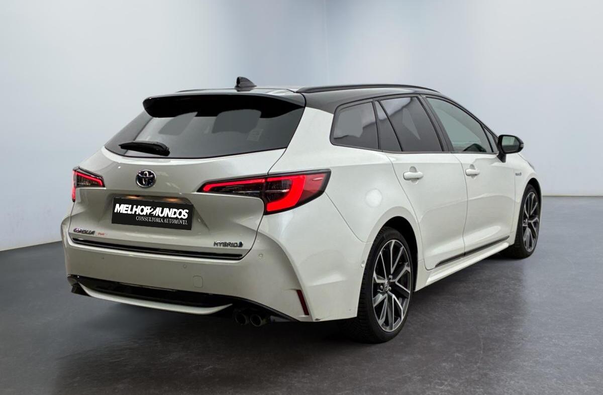 TOYOTA Corolla 2.0 Hybrid Square Collection