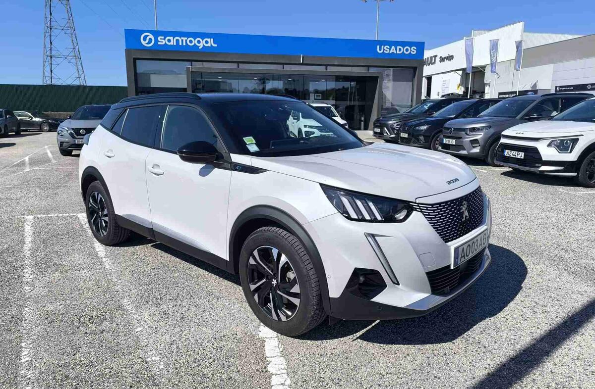 PEUGEOT 2008 e- 50 kWh GT