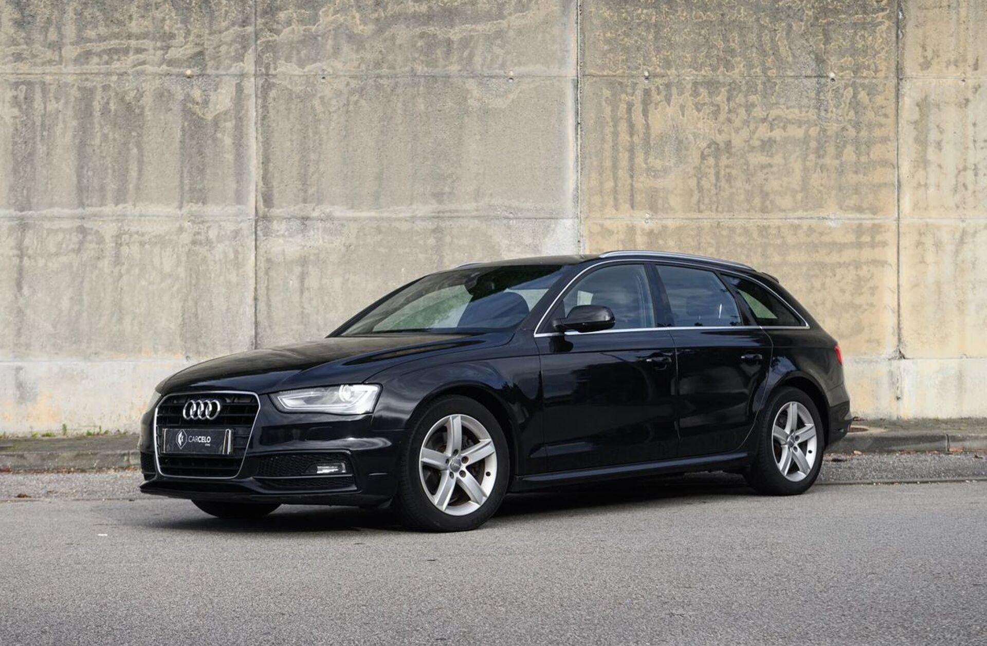 AUDI A4 2.0 TDi Business Line S-line