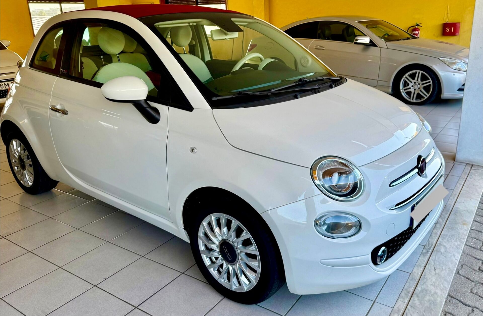 FIAT 500 C 1.0 Hybrid Lounge