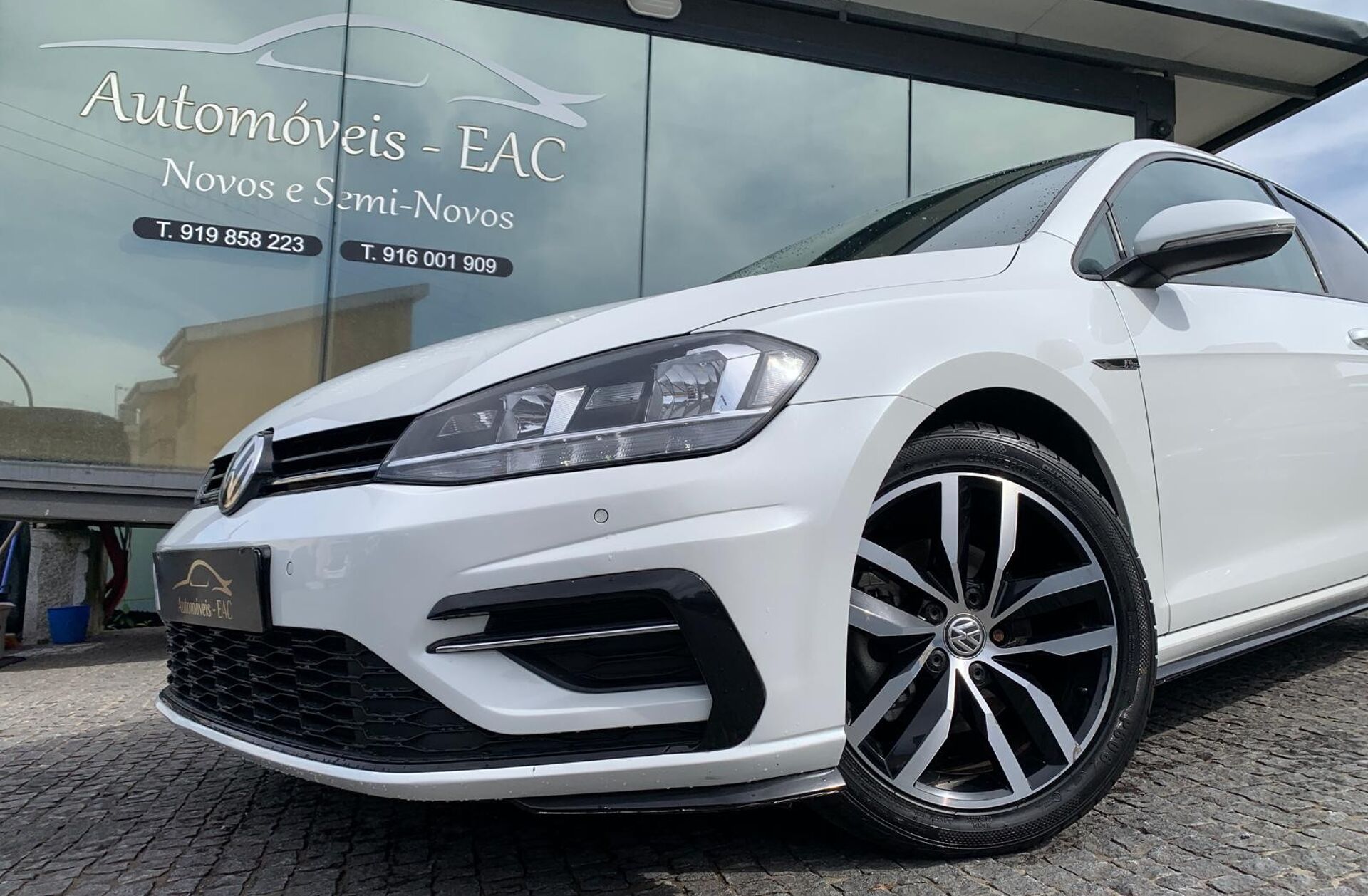 VOLKSWAGEN Golf 1.6 TDI R-Line