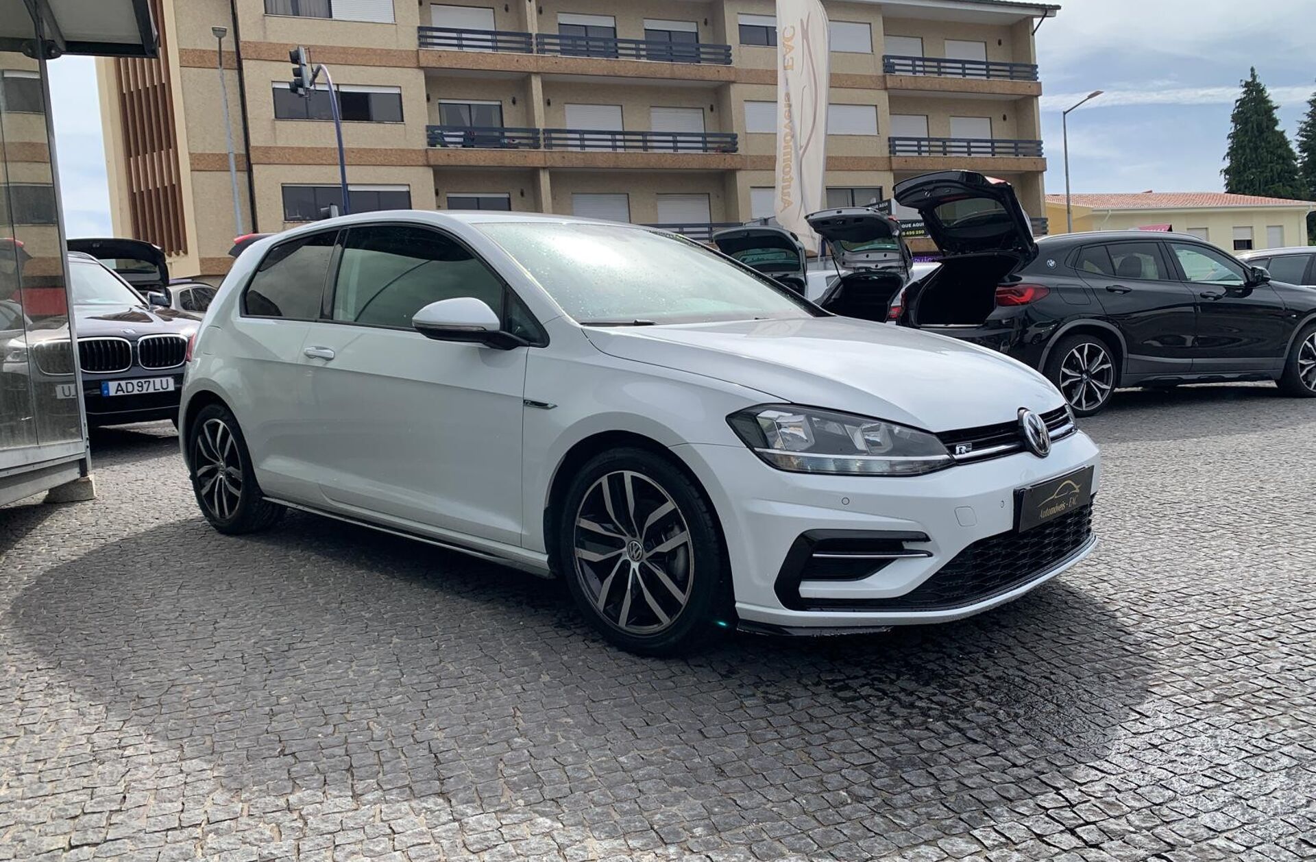 VOLKSWAGEN Golf 1.6 TDI R-Line