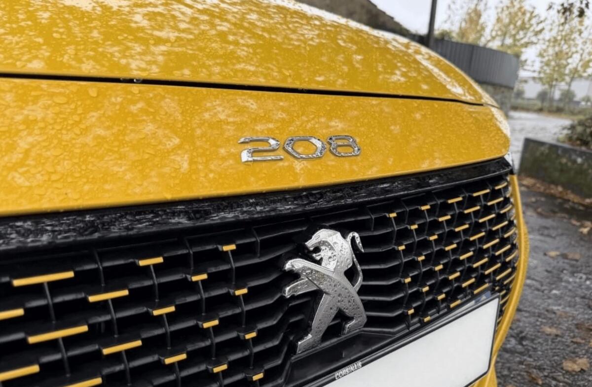 PEUGEOT 208 e- 51 kWh GT