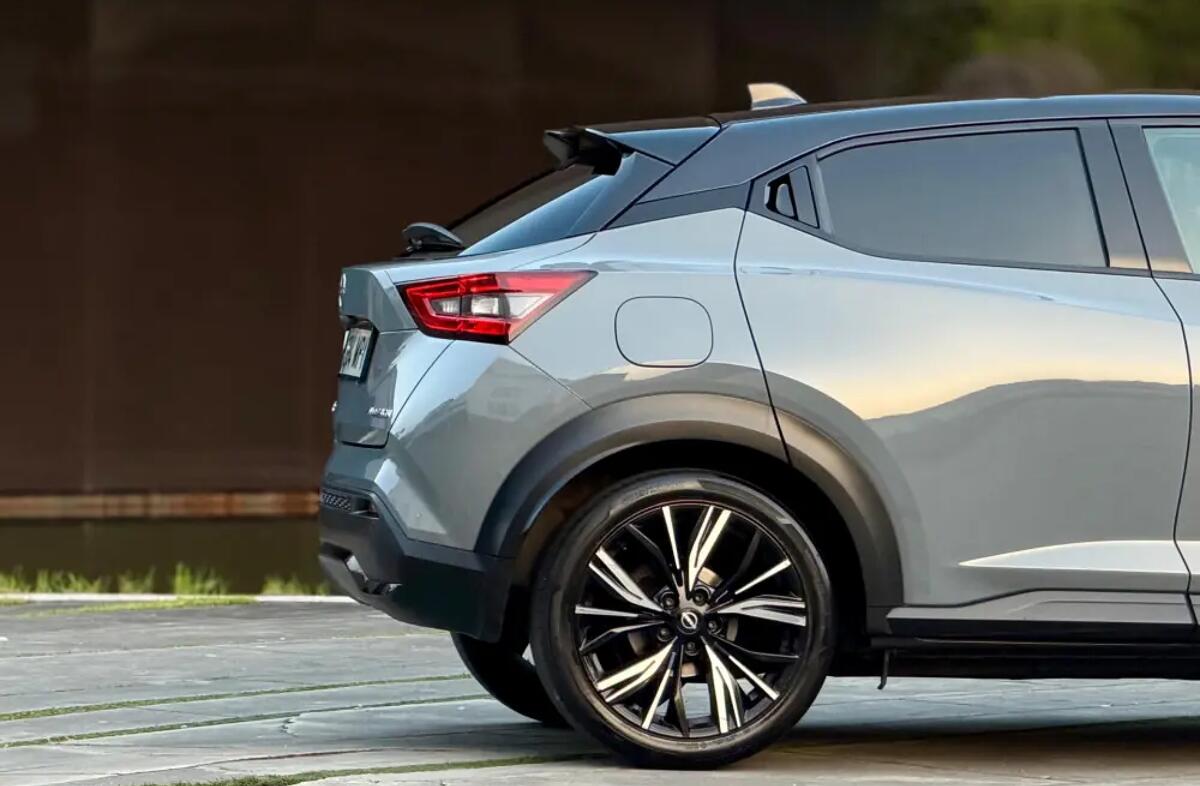 NISSAN Juke 1.0 DIG-T N-Design Black