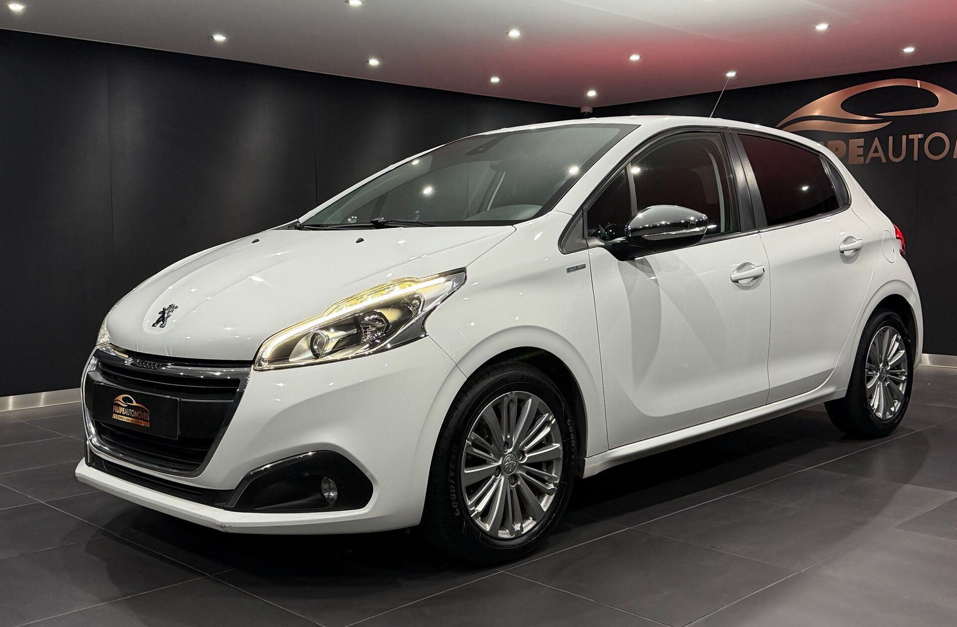 PEUGEOT 208 1.6 BlueHDi Style