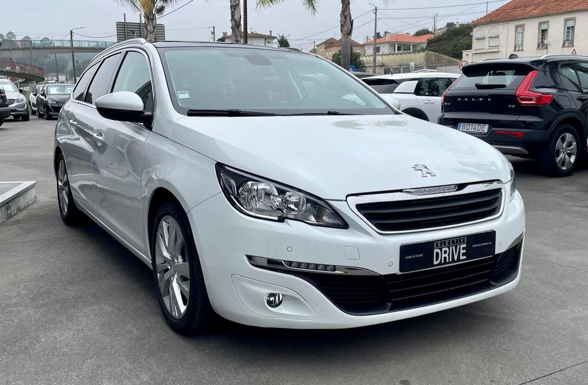 PEUGEOT 308 1.6 BlueHDi Allure J17