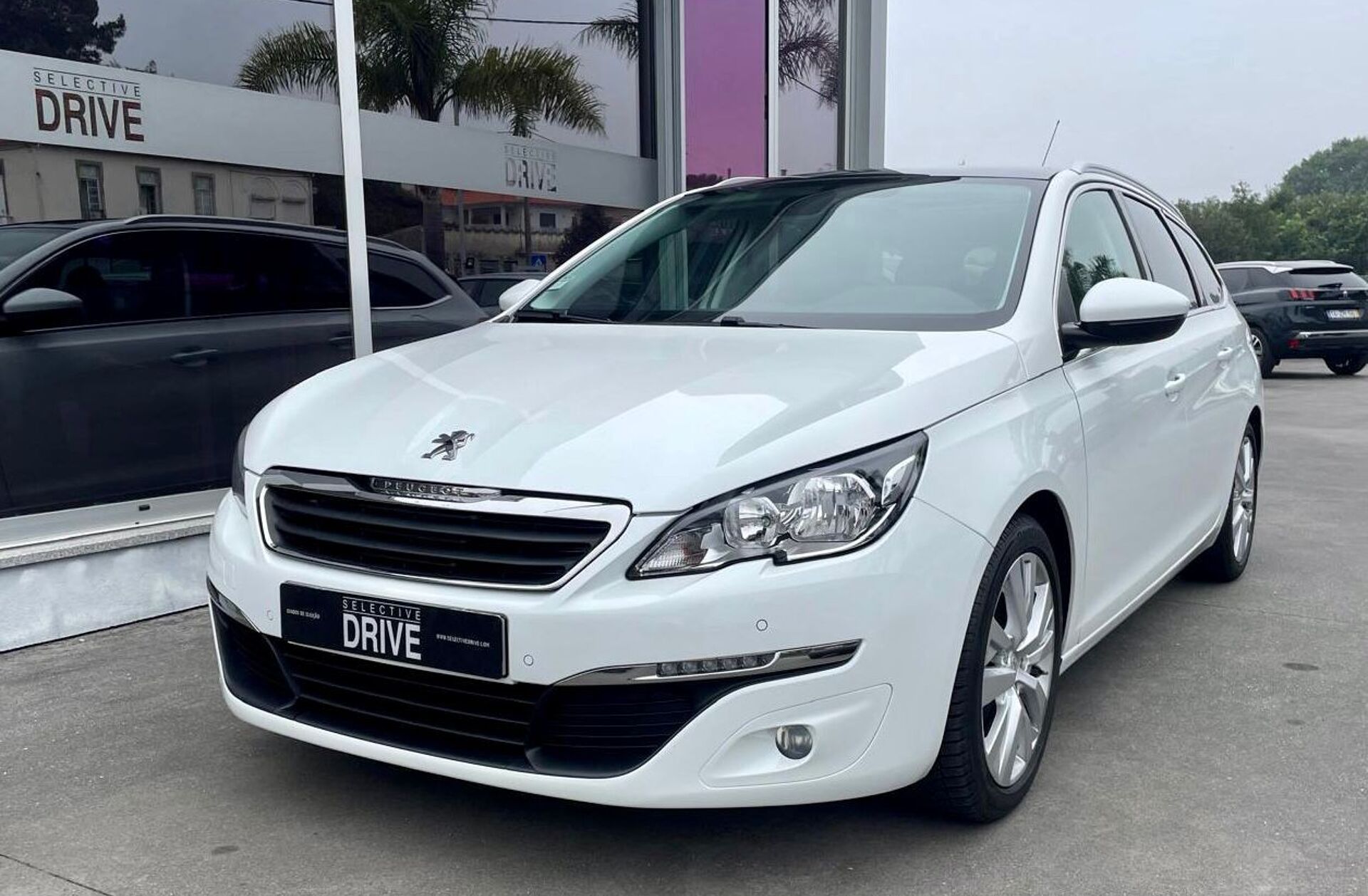 PEUGEOT 308 1.6 BlueHDi Allure J17
