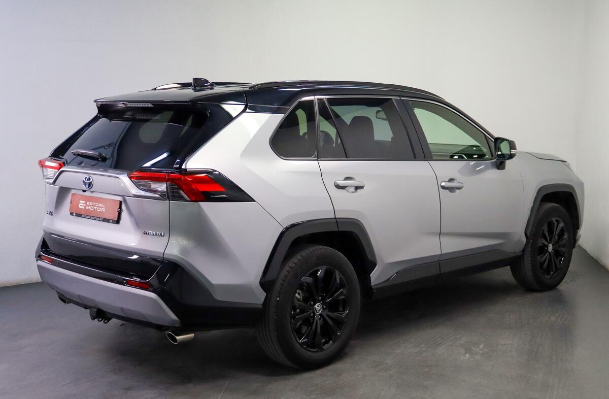 TOYOTA RAV 4 2.5 HDF Exclusive