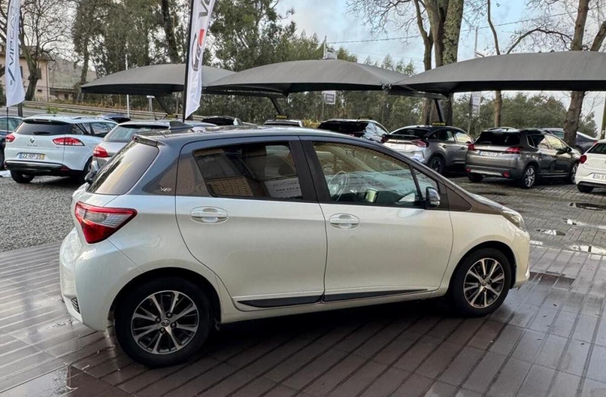 TOYOTA Yaris 1.0 VVT-i 20 Anos