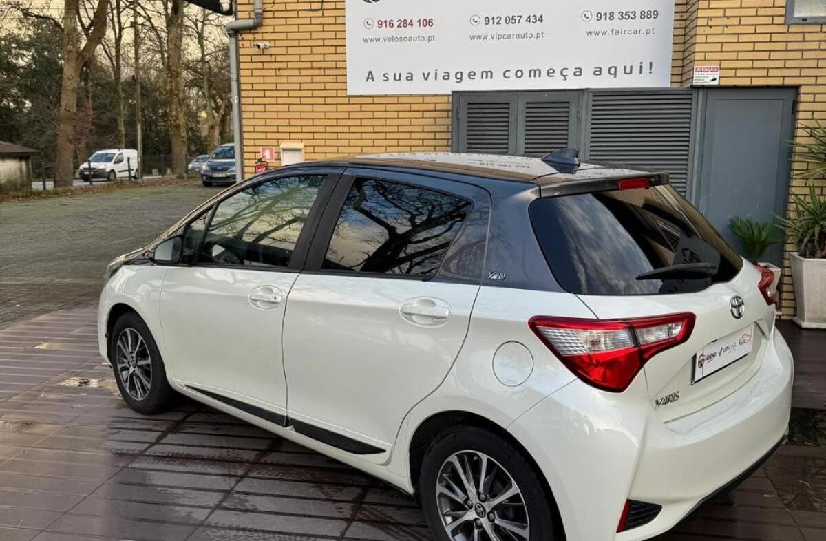 TOYOTA Yaris 1.0 VVT-i 20 Anos