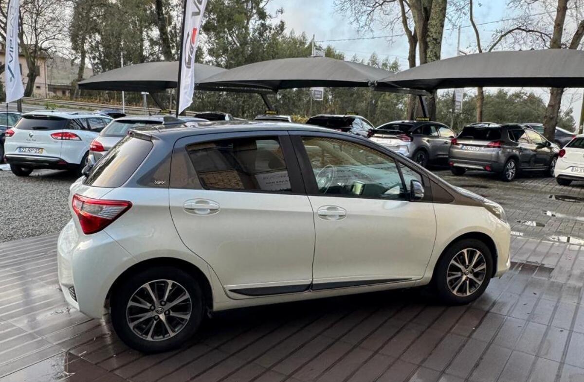 TOYOTA Yaris 1.0 VVT-i 20 Anos