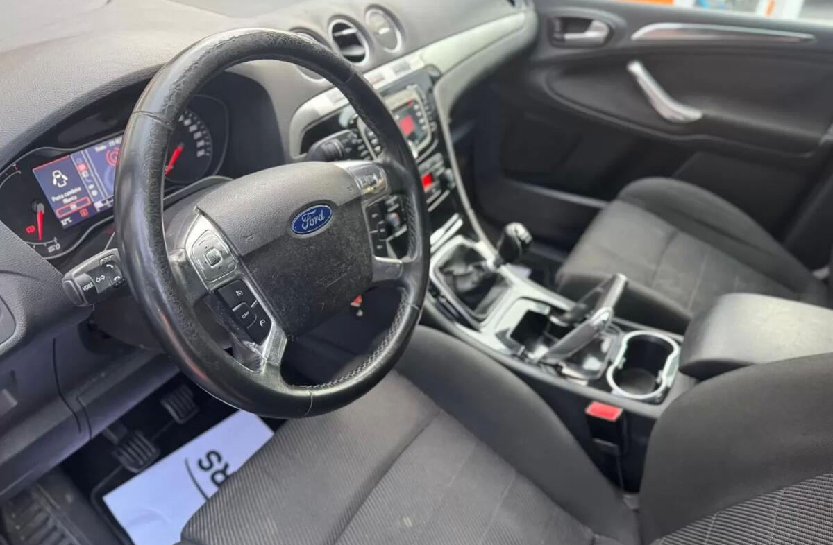 FORD S-MAX 2.0 TDCi Titanium 7L