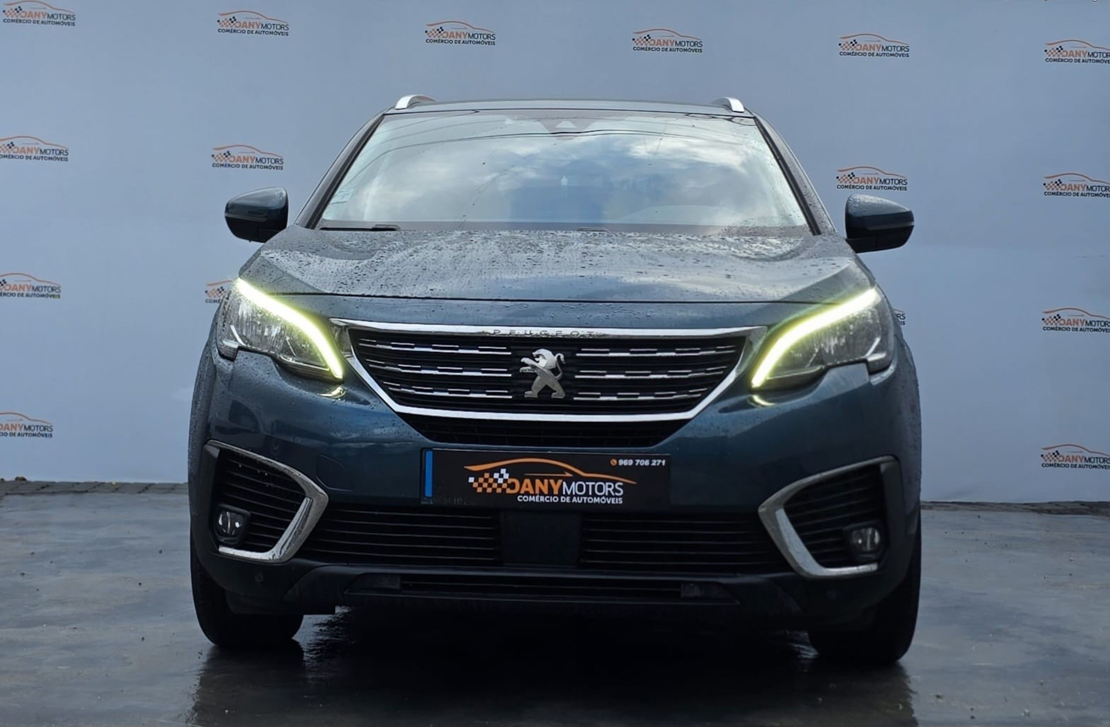 PEUGEOT 5008 1.6 BlueHDi Style EAT6