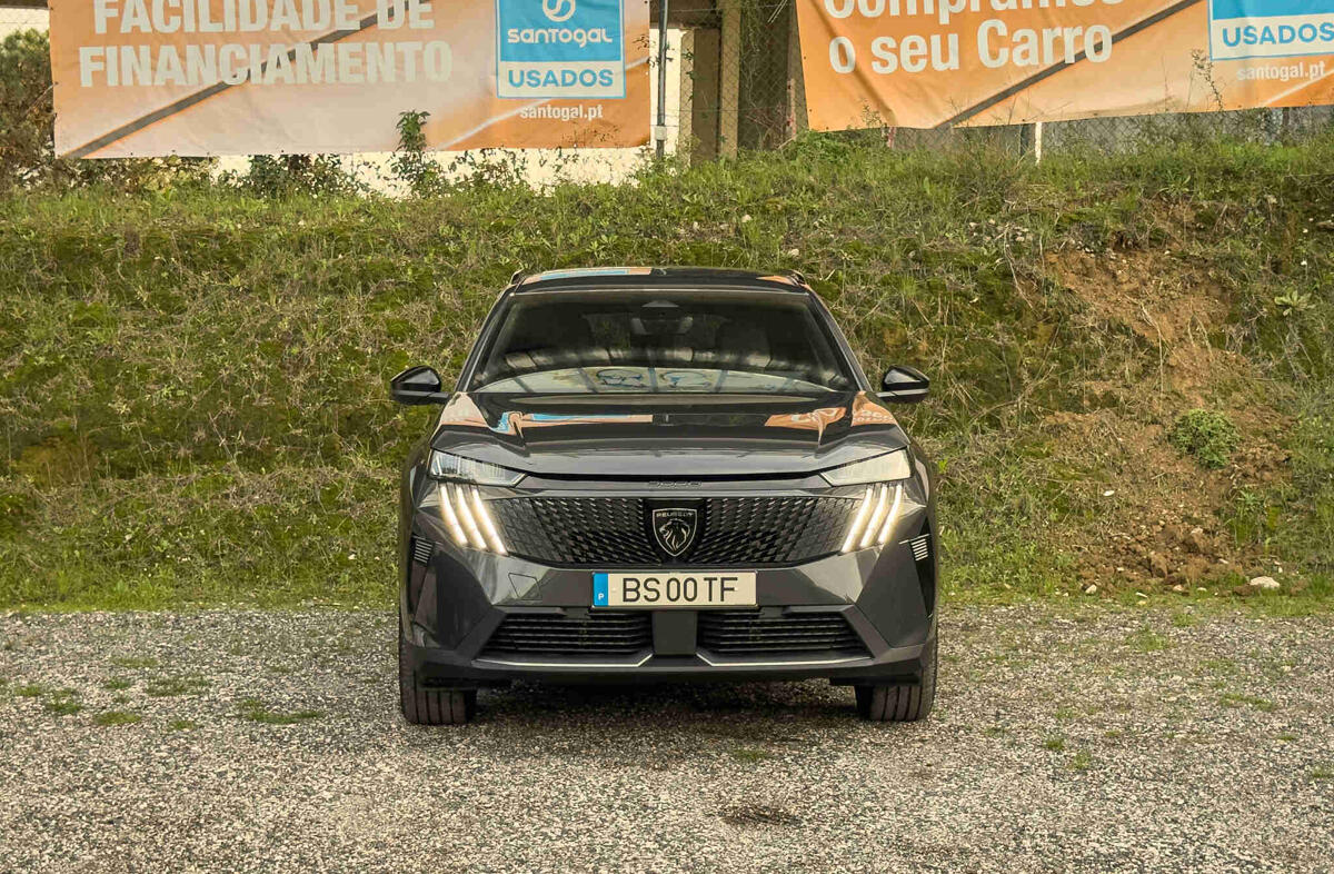 PEUGEOT 5008 1.2 Hybrid Allure e-DCS6