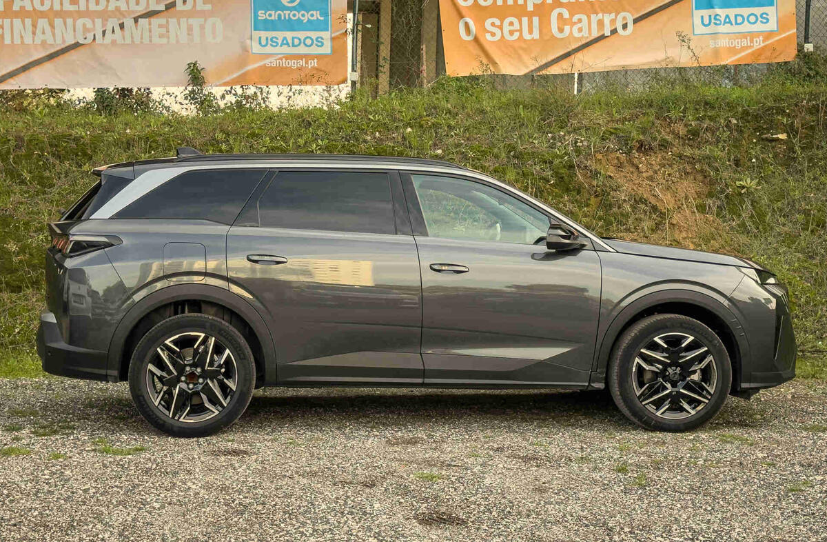 PEUGEOT 5008 1.2 Hybrid Allure e-DCS6