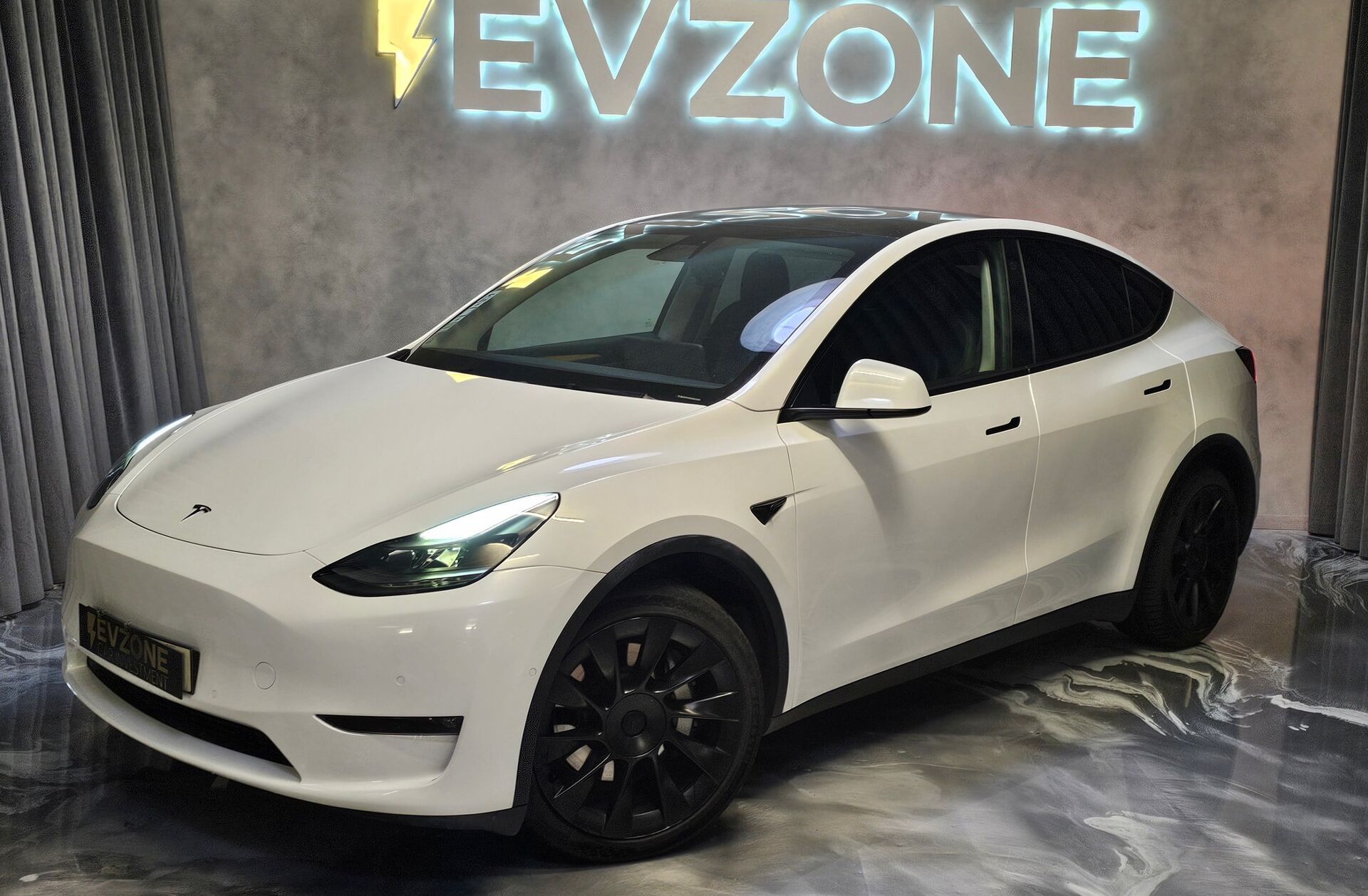 TESLA Model Y Long Range Tração Integral