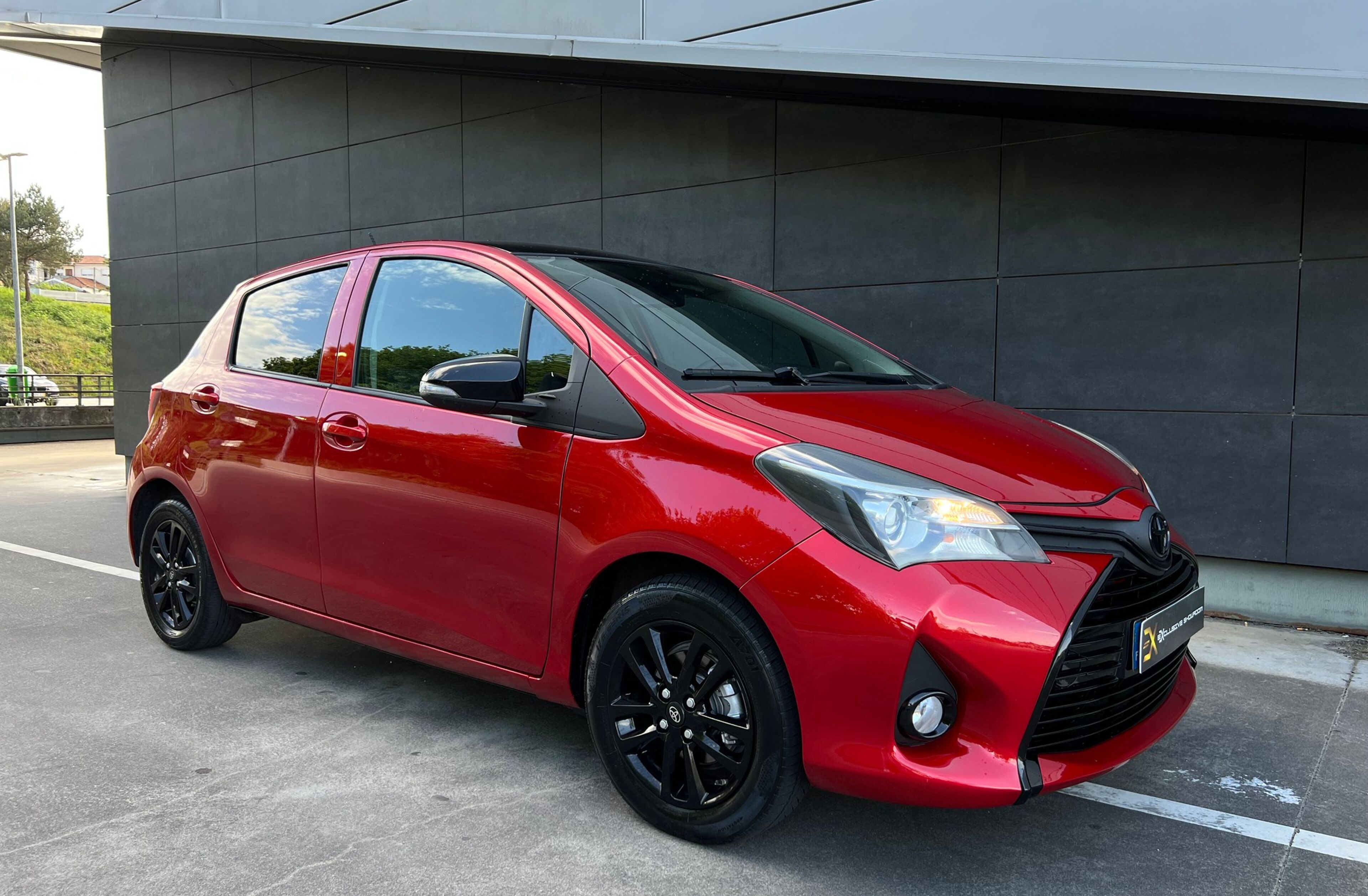 TOYOTA Yaris 1.0 VVT-i Comfort +PS Style +P.Techno +P.Sport