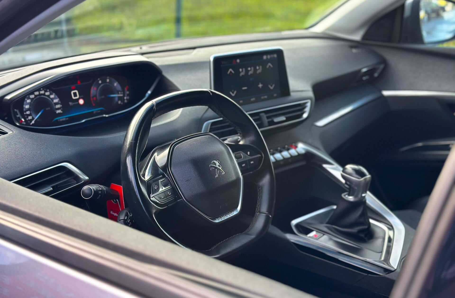 PEUGEOT 5008 1.5 BlueHDi Active