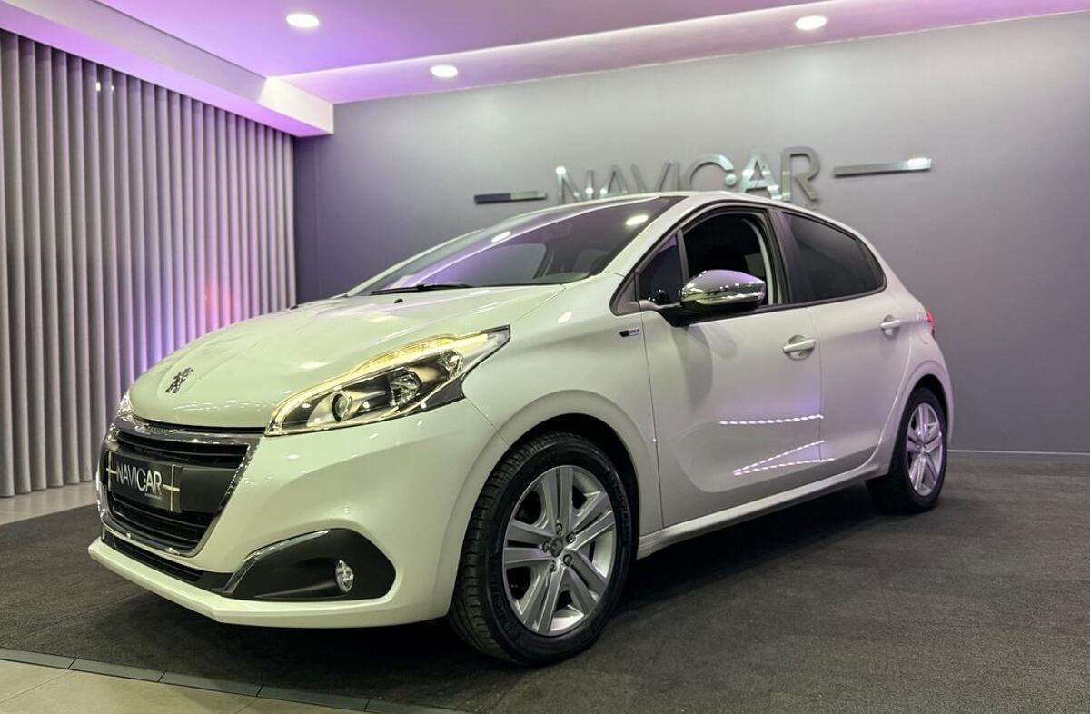 PEUGEOT 208 1.2 PureTech Style