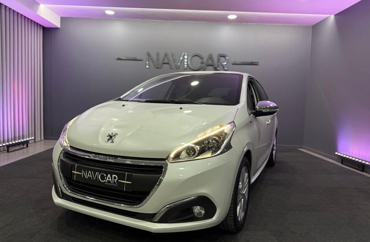 PEUGEOT 208 1.2 PureTech Style