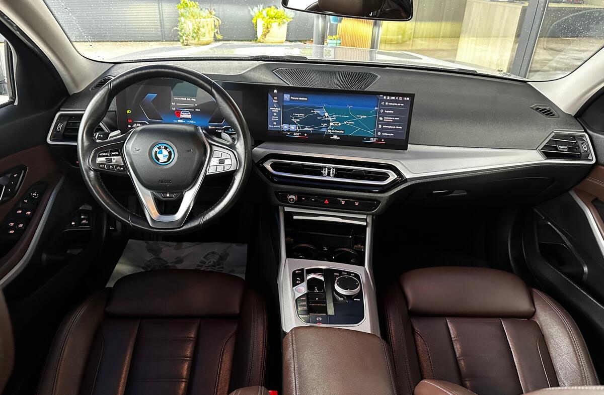 BMW Serie-3 320 e Touring Line Luxury Auto
