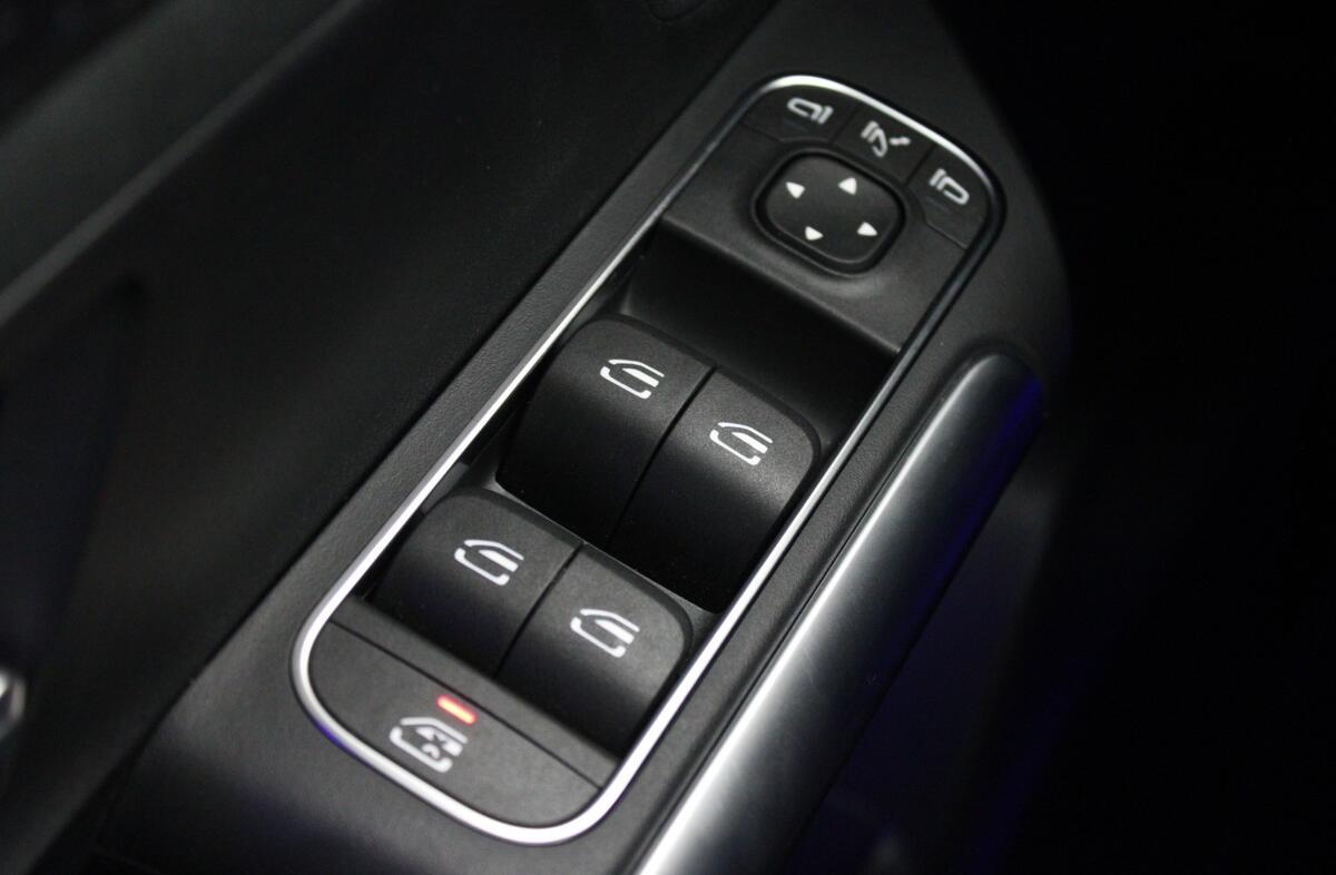 MERCEDES EQA 250+ Edition