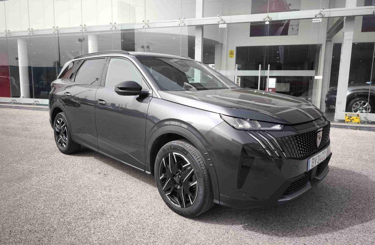 PEUGEOT 5008 1.2 Hybrid Allure e-DCS6