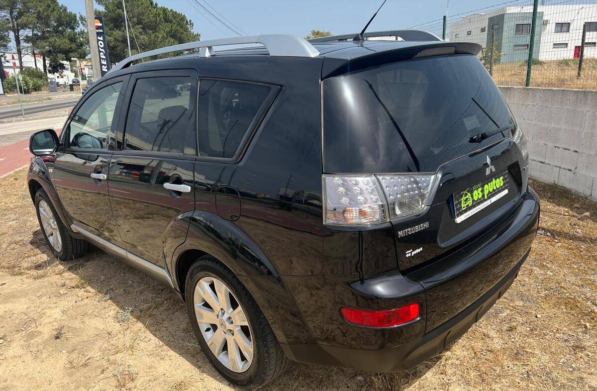 MITSUBISHI Outlander 2.0 DI-D Intense+ 4WD