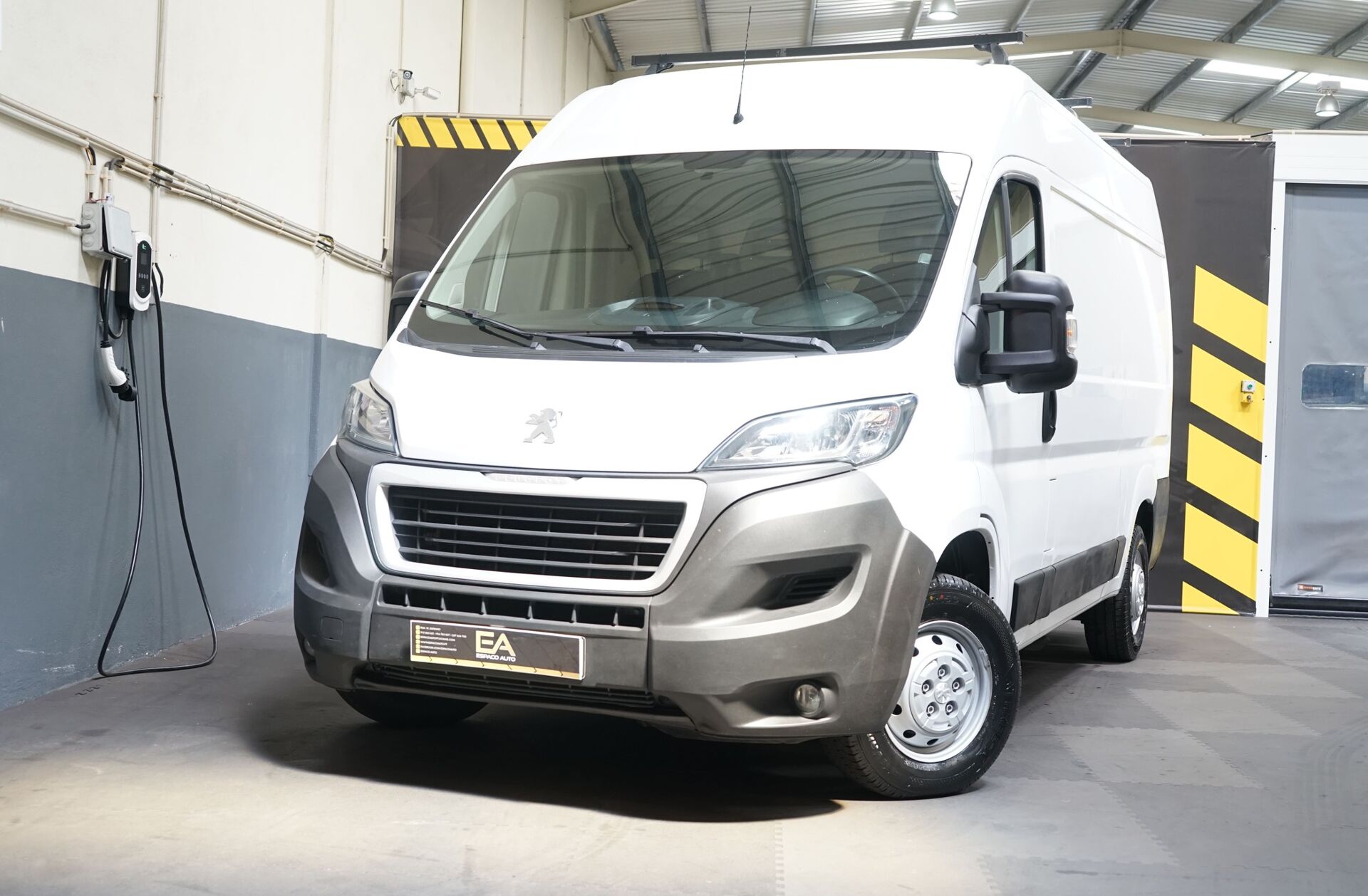 PEUGEOT Boxer 2.0 BlueHDi 330 L1H1 Pro