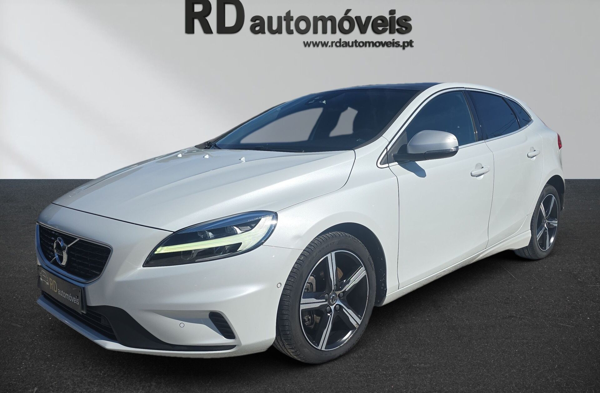 VOLVO V40 2.0 D3 R-Design Geartronic