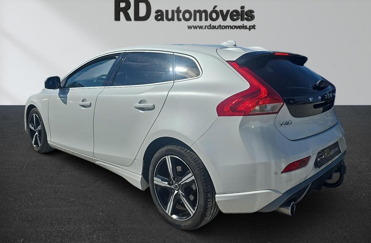 VOLVO V40 2.0 D3 R-Design Geartronic