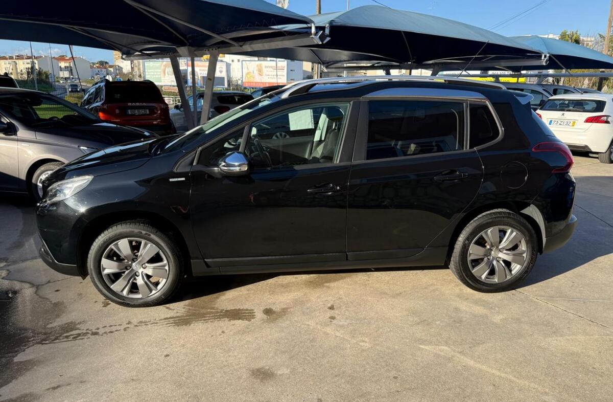 PEUGEOT 2008 1.2 PureTech Style