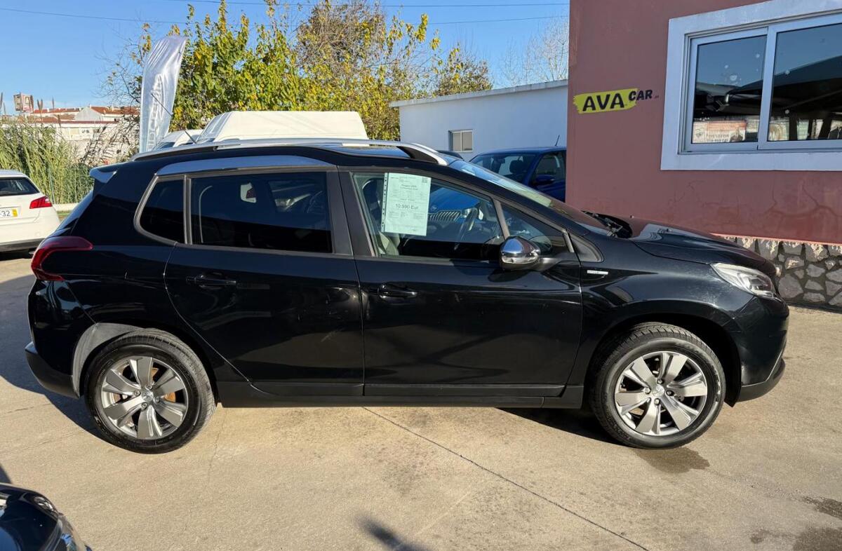 PEUGEOT 2008 1.2 PureTech Style