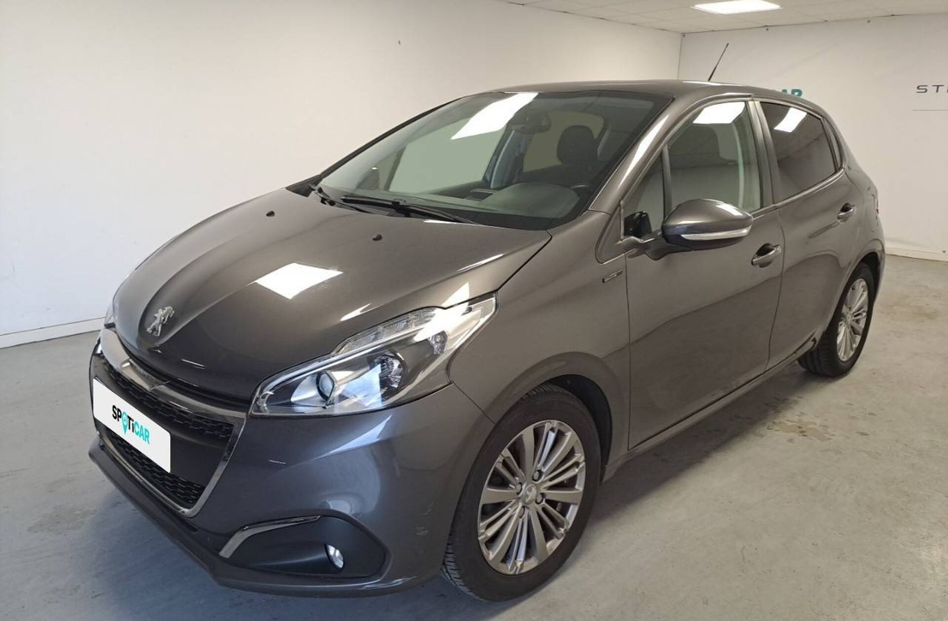 PEUGEOT 208 1.2 PureTech Signature