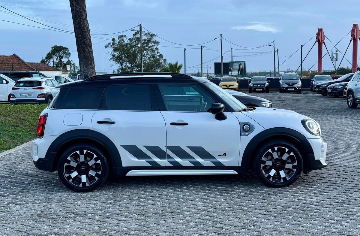 MINI Mini Countryman Mini Cooper SE Premium Untamed Edition Auto
