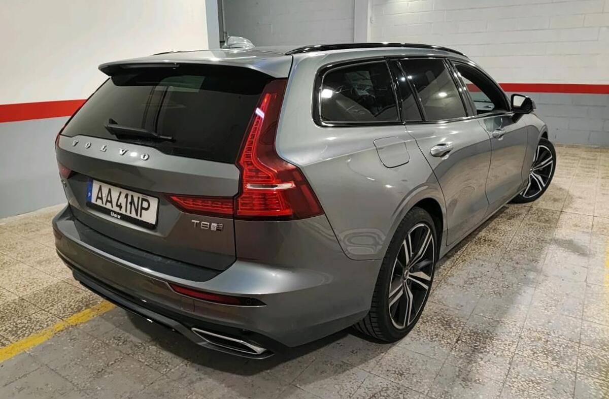 VOLVO V60 2.0 T8 AWD TE R-Design