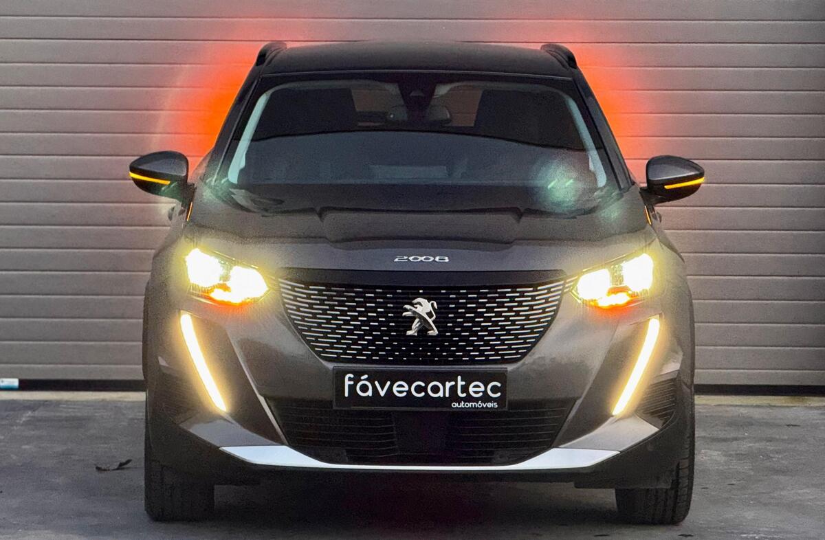 PEUGEOT 2008 1.2 PureTech Allure EAT8