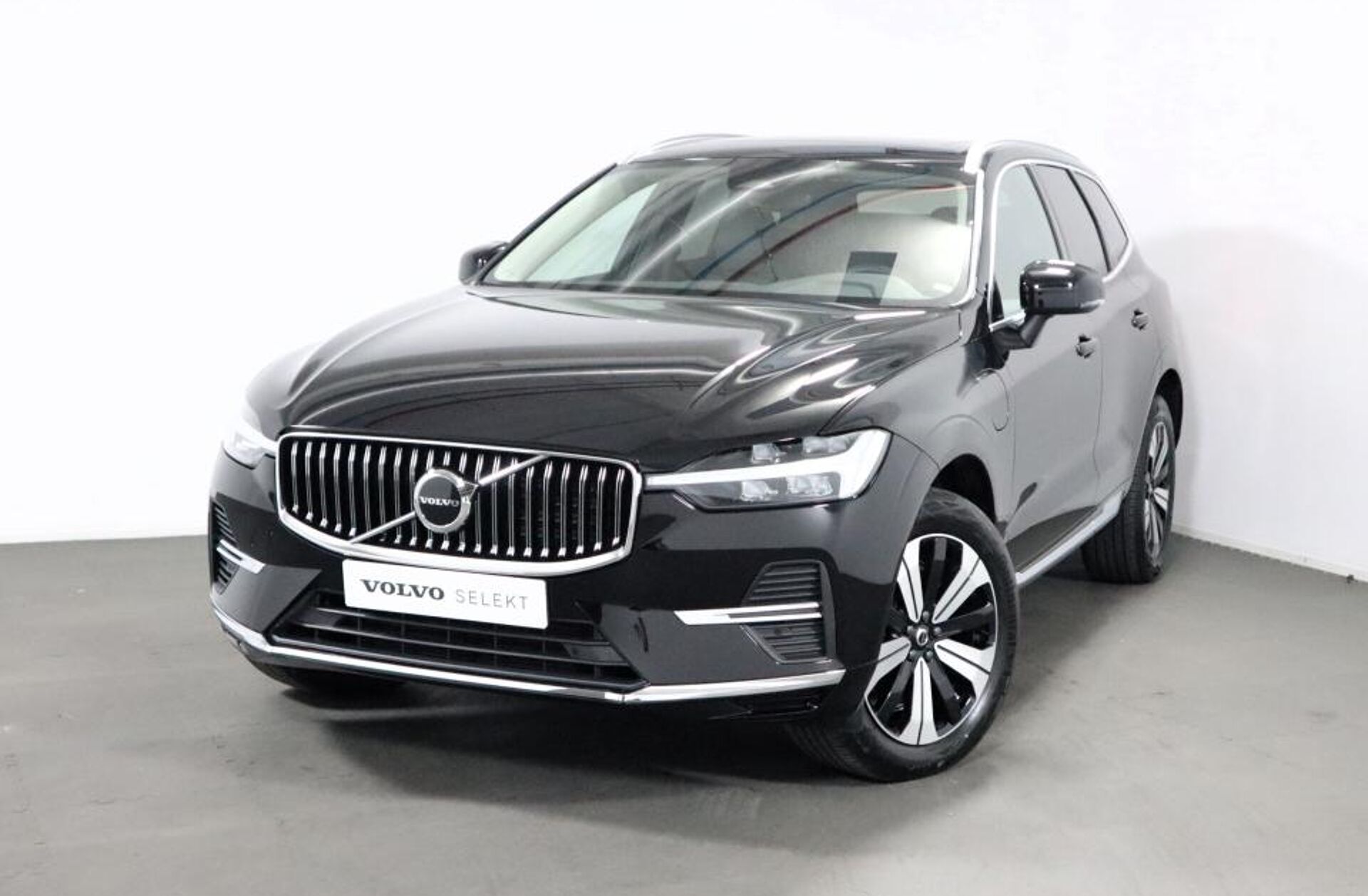 VOLVO XC60 2.0 T8 PHEV Plus Bright AWD