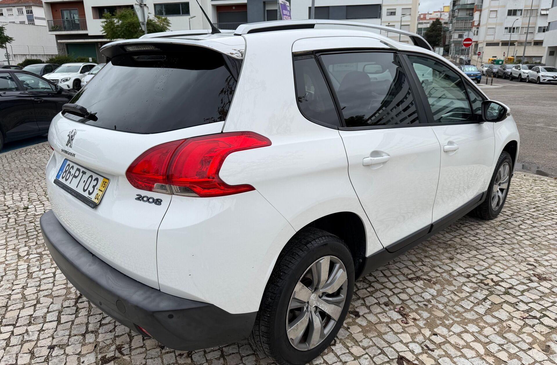 PEUGEOT 2008 1.2 VTi Active