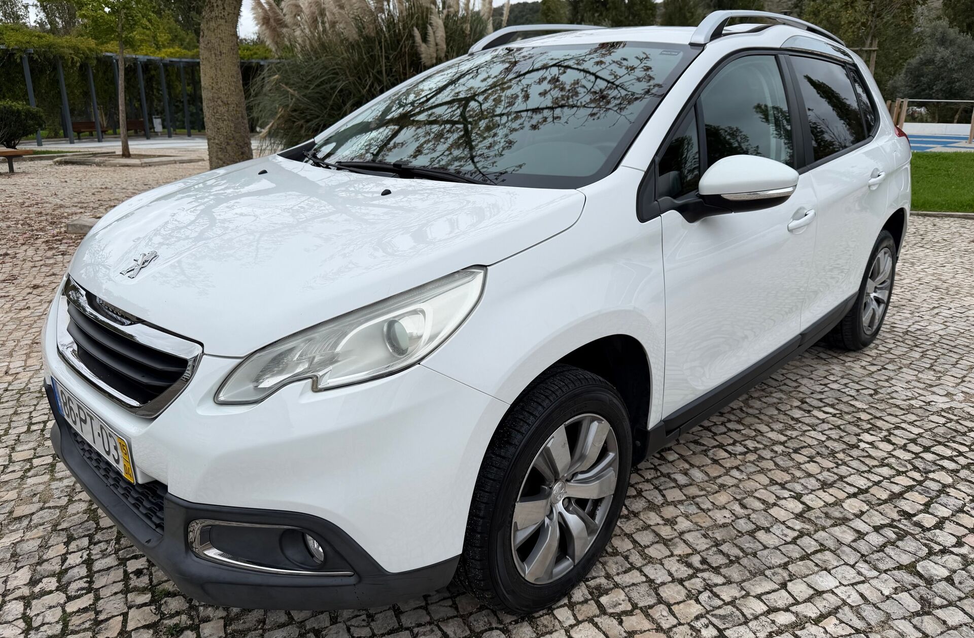 PEUGEOT 2008 1.2 VTi Active