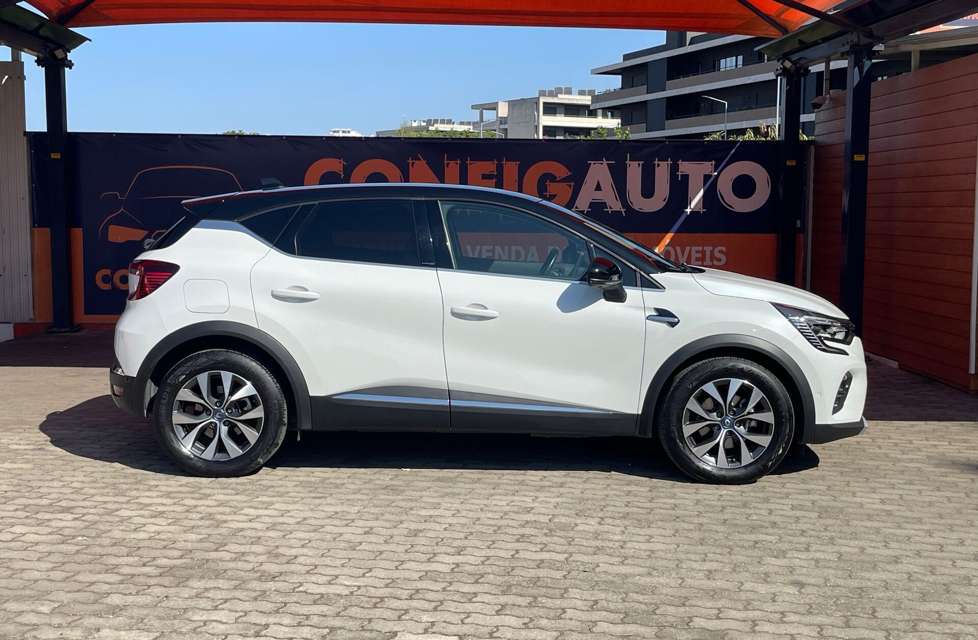 RENAULT Captur 1.6 E-Tech Plug-In Exclusive