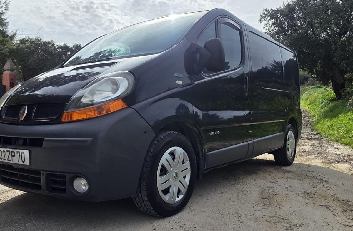 RENAULT Trafic 1.9 dCi 100 Privilége