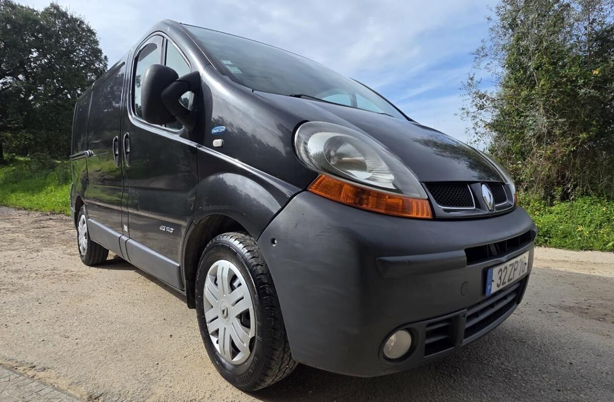 RENAULT Trafic 1.9 dCi 100 Privilége