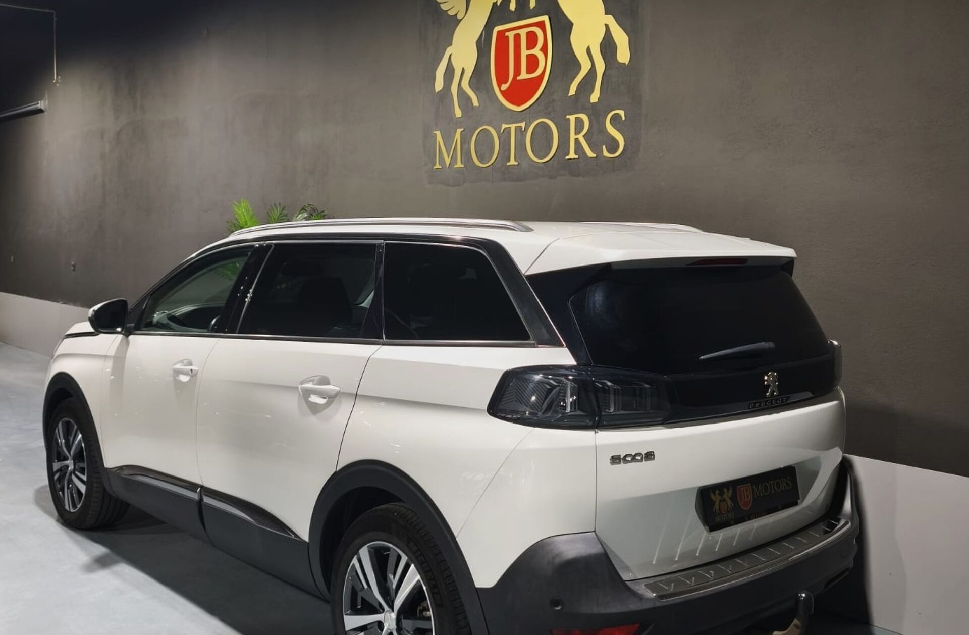 PEUGEOT 5008 1.5 BlueHDi Allure Pack EAT8