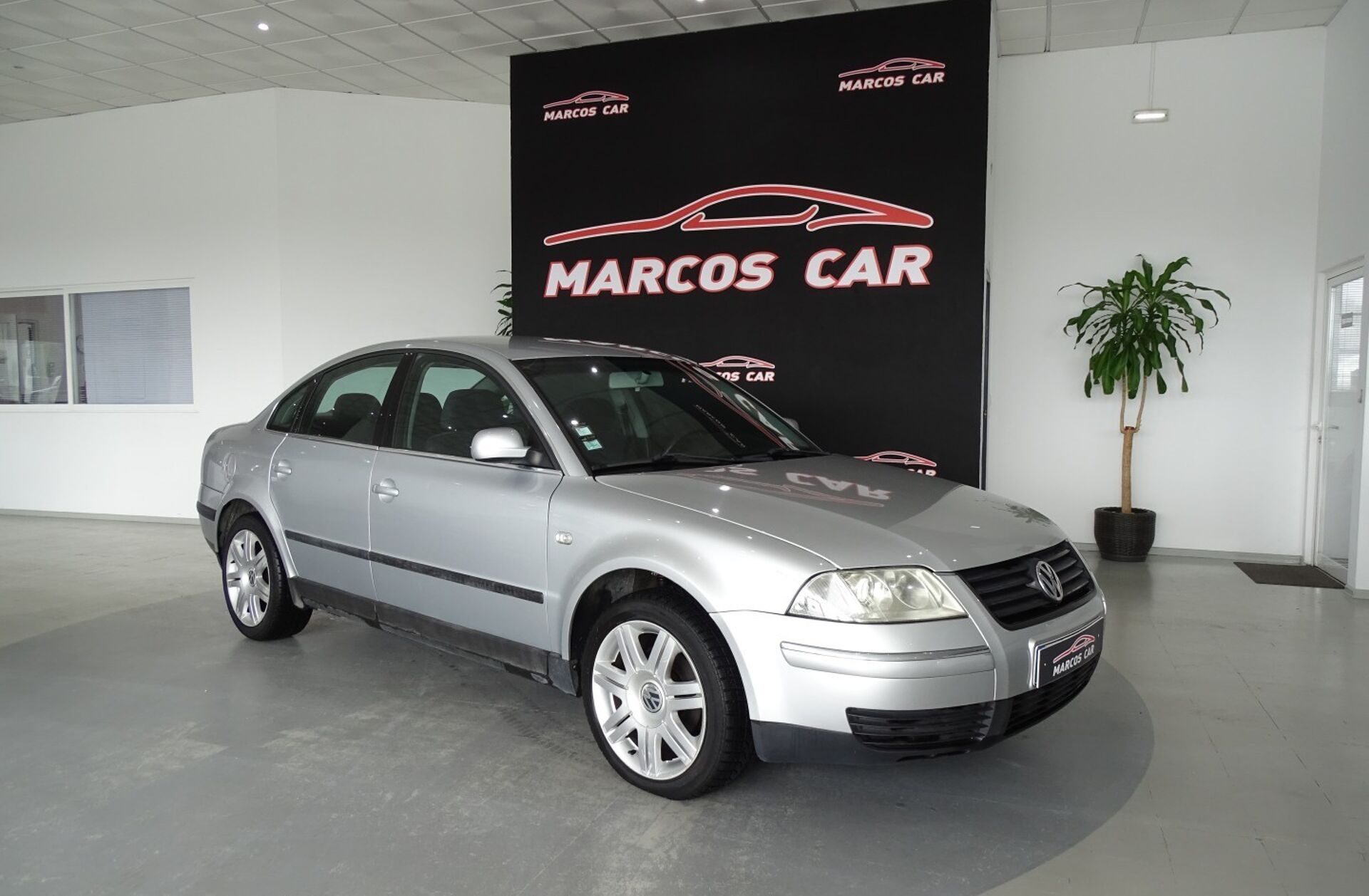 VOLKSWAGEN Passat 1.9 TDi Confortline