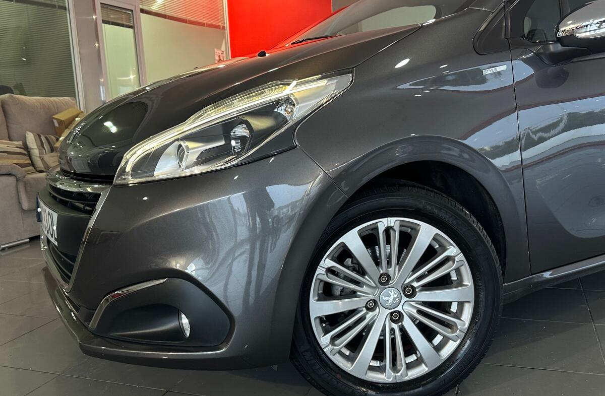 PEUGEOT 208 1.2 PureTech Allure