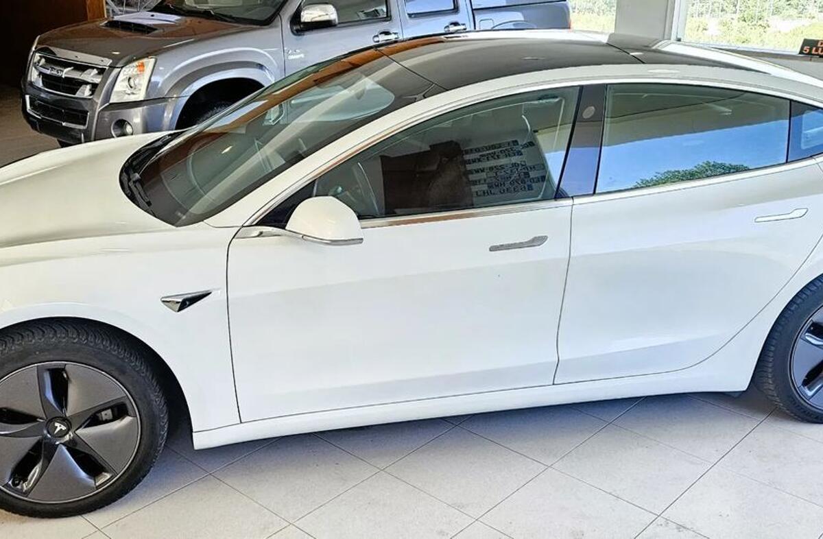 TESLA Model 3 Standard Range Plus RWD