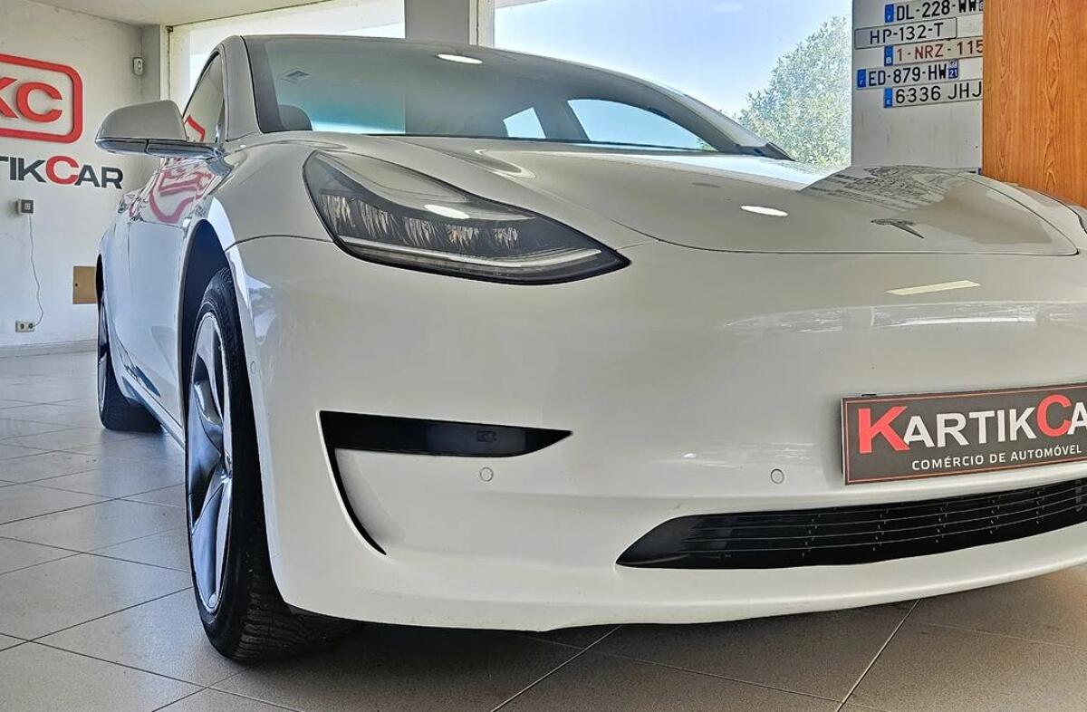 TESLA Model 3 Standard Range Plus RWD