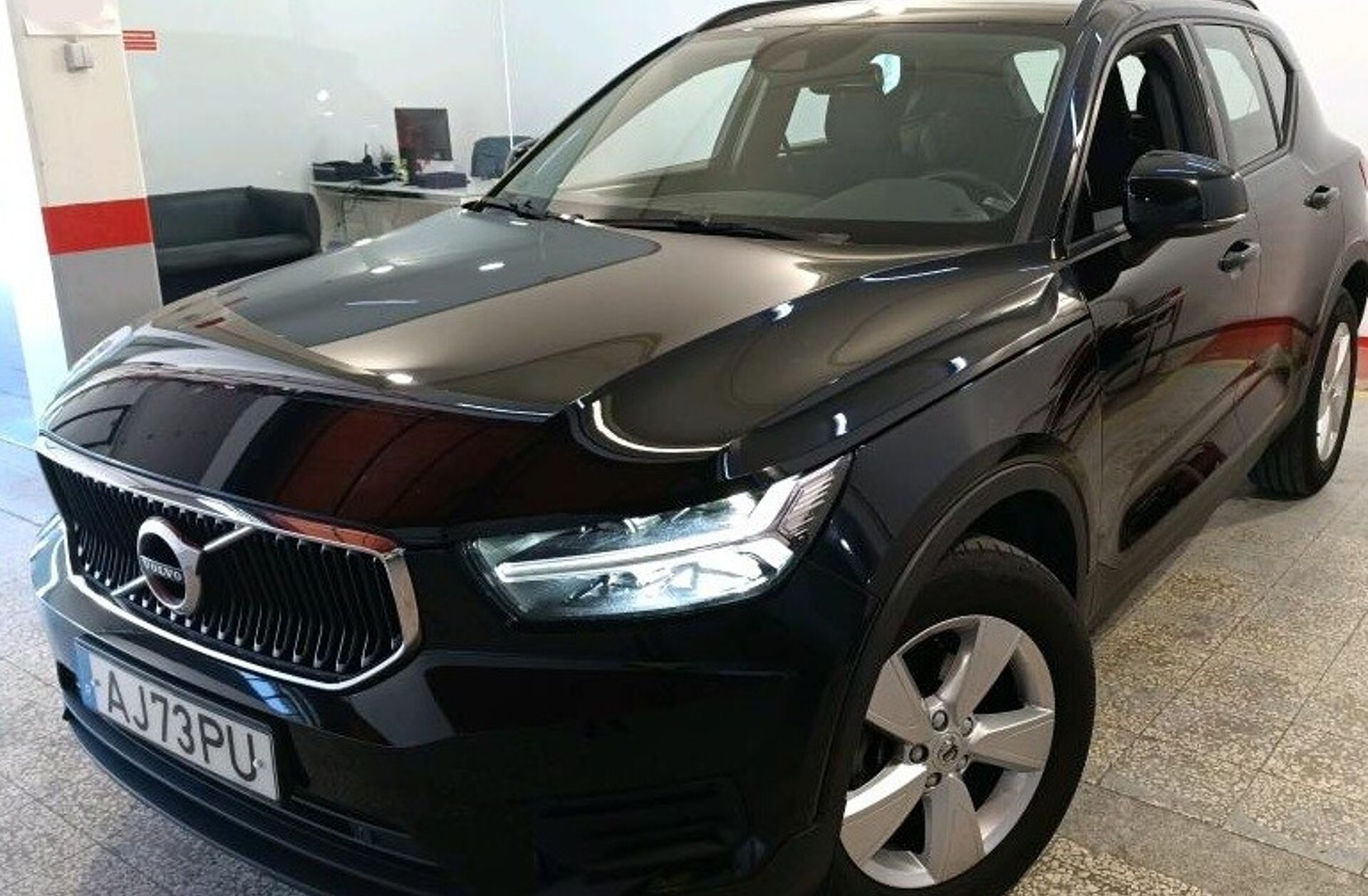 VOLVO XC40 1.5 T2 MOMENTUM